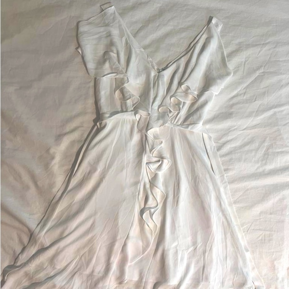 White BCBG dress - worn once, pet/smoke-free home